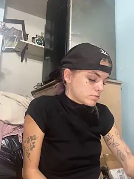 ittybittymeryssa online show from 12/18/25, 10:46