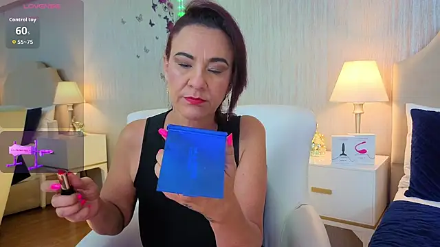 ScarleetJonson online show from 11/22/25, 06:18