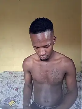 Snapshot of RAWFREAKYVERSE chatting on 12/18/25, 07:24 RAWFREAKYVERSE online show from 12/18/25, 07:24