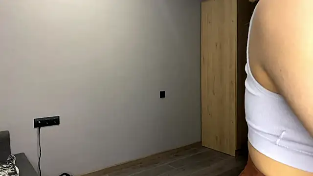 Snapshot of AiMinix chatting on 10/02/25, 04:21 AiMinix online show from 10/02/25, 04:21