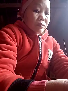  YooY  online show from 11/30/25, 12:44