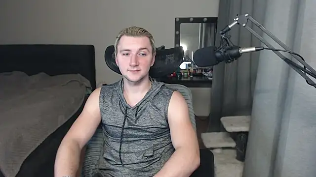 Snapshot of Elvin_Vaenight chatting on 10/15/25, 10:40 Elvin Vaenight online show from 10/15/25, 10:40