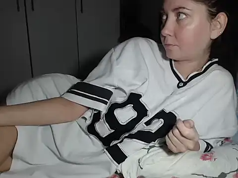 petite danielle online show from 12/02/25, 12:22