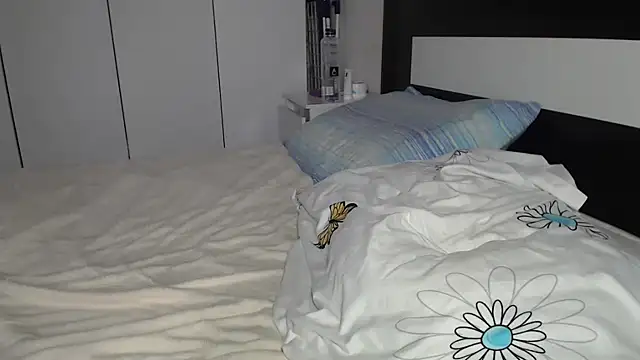 petite danielle online show from 02/16/26, 08:35