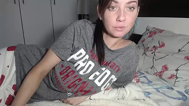 petite danielle online show from 10/18/25, 04:58