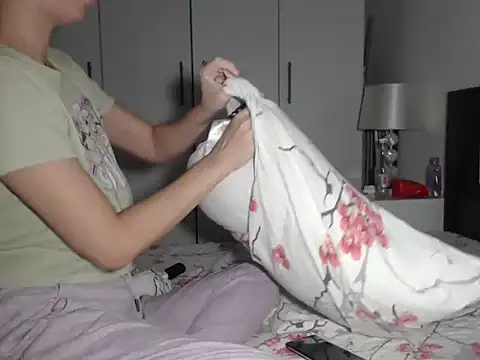 petite danielle online show from 10/01/25, 10:57