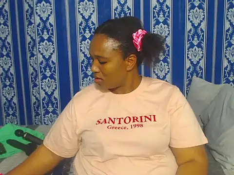 JUICEYLIPS333 online show from 11/03/25, 12:20