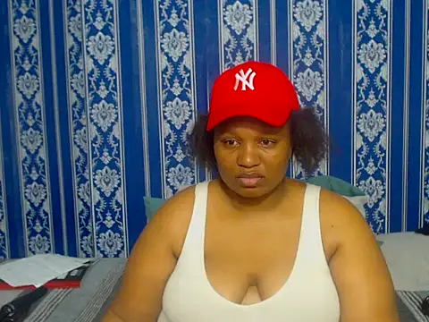 JUICEYLIPS333 online show from 11/08/25, 06:17