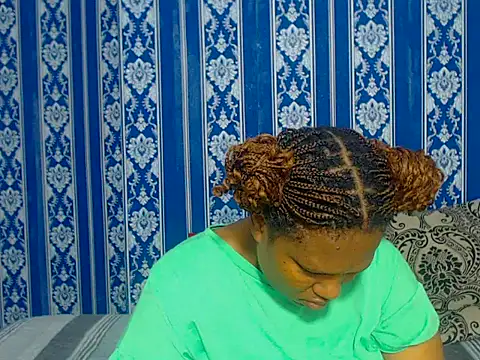 JUICEYLIPS333 online show from 10/14/25, 04:51