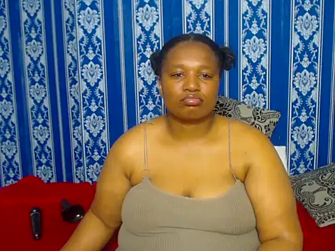 JUICEYLIPS333 online show from 11/22/25, 04:44