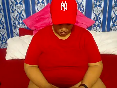 JUICEYLIPS333 online show from 11/29/25, 12:22