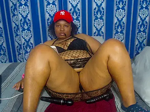 JUICEYLIPS333 online show from 11/08/25, 06:22