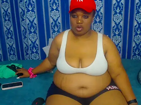 JUICEYLIPS333 online show from 11/04/25, 04:00