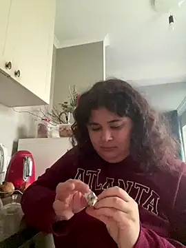 AliceCurlyX online show from 12/02/25, 12:18