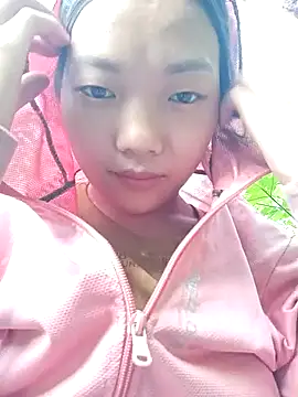 Snapshot of Ananine chatting on 10/19/25, 08:39 Ananine online show from 10/19/25, 08:39