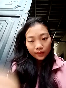 Snapshot of Ananine chatting on 04/02/26, 11:00 Ananine online show from 04/02/26, 11:00