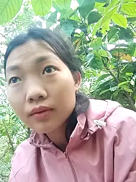 Snapshot of Ananine chatting on 04/12/26, 11:41 Ananine online show from 04/12/26, 11:41