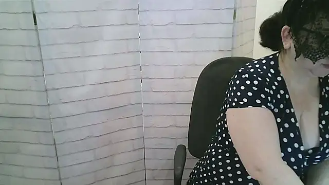 Helen xi  online show from 03/23/26, 03:50