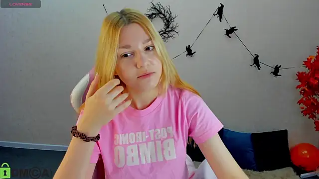 Sylvia Ortiz online show from 11/04/25, 01:09