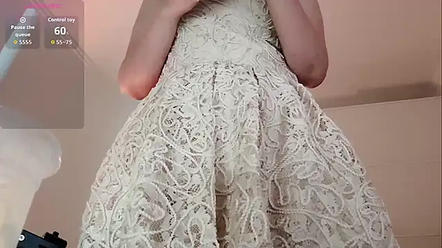 A girla online show from 04/29/26, 07:34