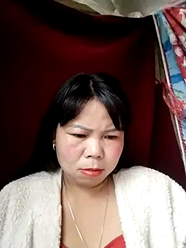 lusy-00 online show from 11/18/25, 02:16