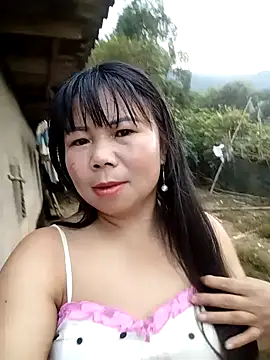 Snapshot of lusy-00 chatting on 09/19/25, 10:41 lusy-00 online show from 09/19/25, 10:41
