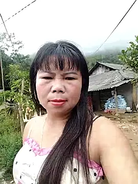 Snapshot of lusy-00 chatting on 10/15/25, 02:10 lusy-00 online show from 10/15/25, 02:10