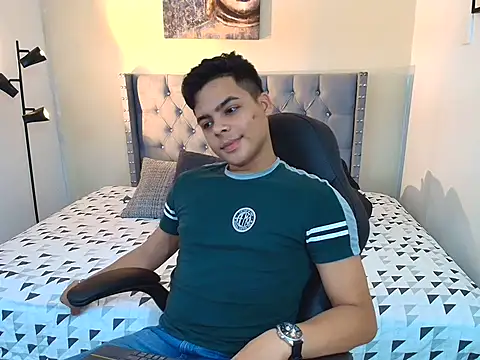 Snapshot of stewart_mateo_ chatting on 09/22/25, 02:06 stewart mateo online show from 09/22/25, 02:06