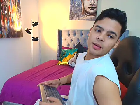 Snapshot of stewart_mateo_ chatting on 09/19/25, 02:26 stewart mateo online show from 09/19/25, 02:26