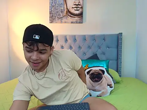Snapshot of stewart_mateo_ chatting on 10/04/25, 02:02 stewart mateo online show from 10/04/25, 02:02