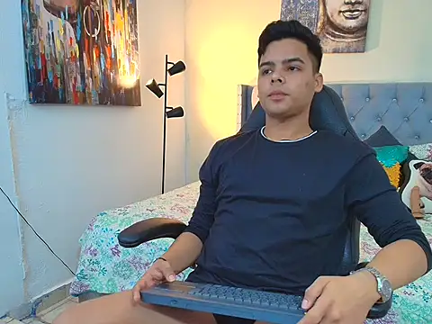 Snapshot of stewart_mateo_ chatting on 09/20/25, 03:00 stewart mateo online show from 09/20/25, 03:00
