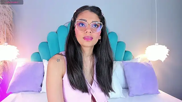 Snapshot of AlassiaHocthner chatting on 10/29/25, 11:42 AlassiaHocthner online show from 10/29/25, 11:42