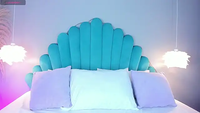 Snapshot of AlassiaHocthner chatting on 11/14/25, 11:47 AlassiaHocthner online show from 11/14/25, 11:47