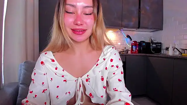 Snapshot of baobei03 chatting on 10/23/25, 12:15 baobei03 online show from 10/23/25, 12:15