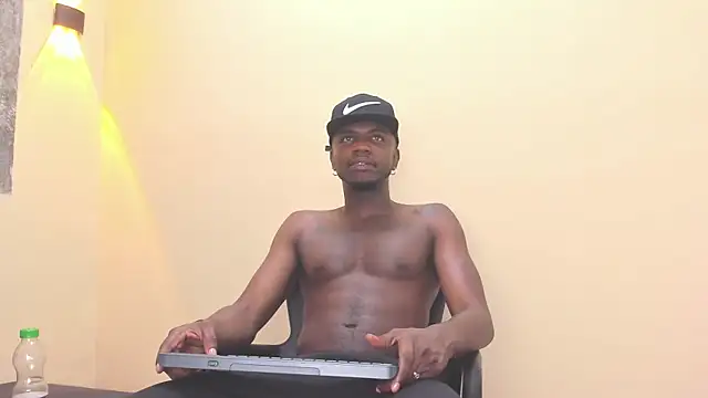 DOUGLAS 099 online show from 12/04/25, 11:59