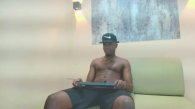 DOUGLAS 099 online show from 11/22/25, 07:35