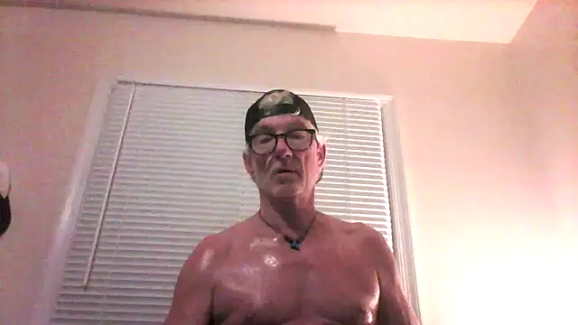 Snapshot of marcie2963 chatting on 09/26/25, 10:44 marcie2963 online show from 09/26/25, 10:44