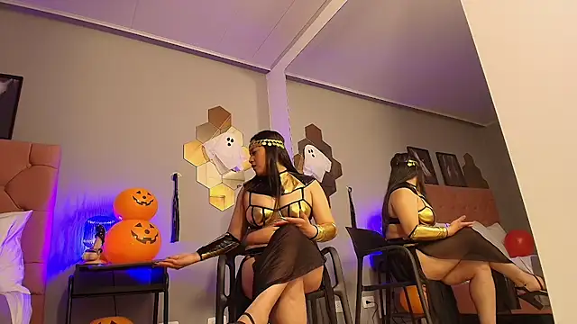 Snapshot of MistressScarlet_LS chatting on 10/16/25, 01:08 MistressScarlet LS online show from 10/16/25, 01:08