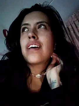 Snapshot of Queen_Ashly chatting on 03/20/26, 02:45 Queen Ashly online show from 03/20/26, 02:45