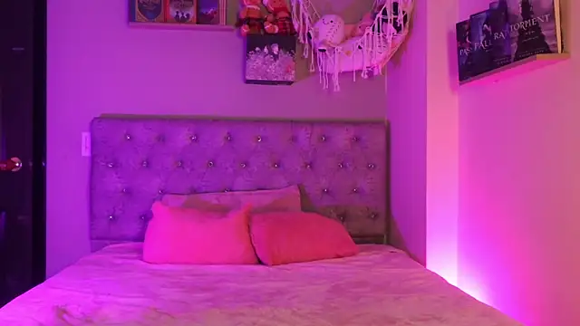 Alisha Olsen  online show from 01/07/26, 05:34