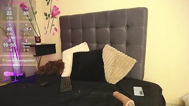 BrendaRojas  online show from 10/03/25, 03:35