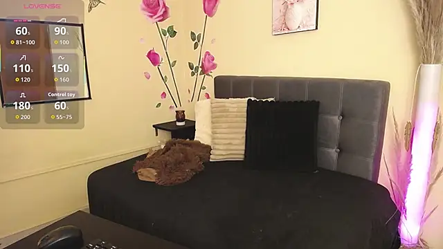 Snapshot of BrendaRojas_ chatting on 12/02/25, 06:31 BrendaRojas online show from 12/02/25, 06:31