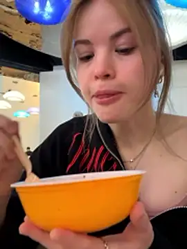 Snapshot of SMELLSEX chatting on 01/09/26, 06:48 SMELLSEX online show from 01/09/26, 06:48