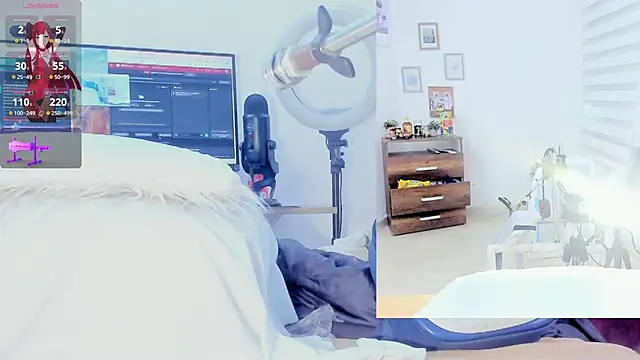 Rosy Emely online show from 10/28/25, 09:19