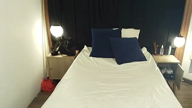 LiaMonroee  online show from 03/22/26, 12:18