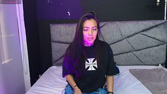 LiaMonroee  online show from 10/22/25, 12:04