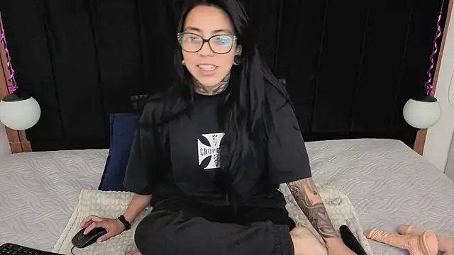 LiaMonroee  online show from 05/24/26, 12:27