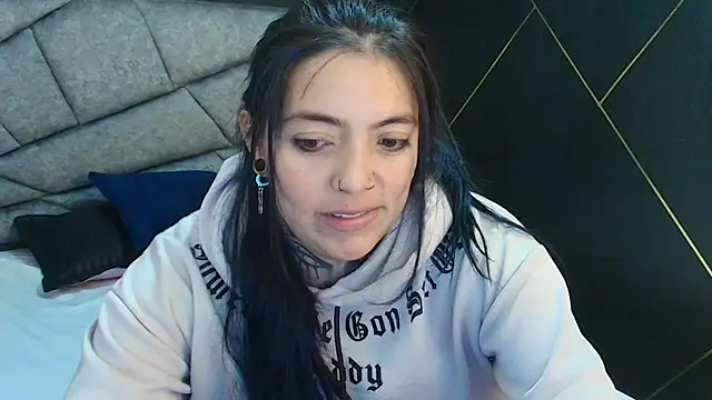 LiaMonroee  online show from 12/01/25, 11:44