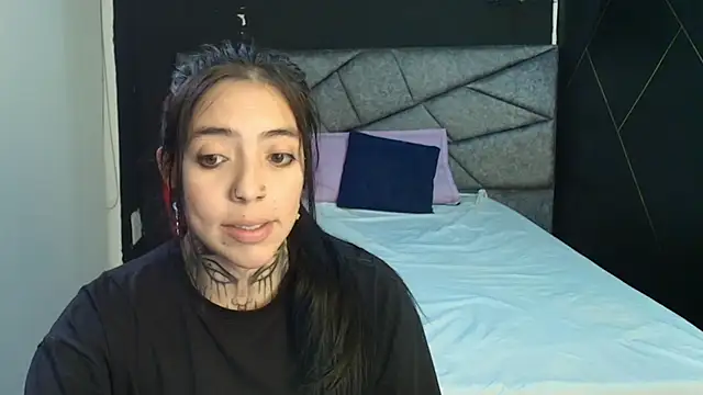 LiaMonroee  online show from 11/30/25, 11:44