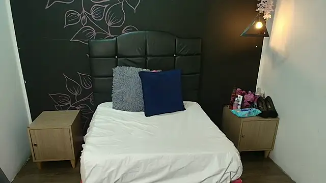 LiaMonroee  online show from 01/11/26, 12:01